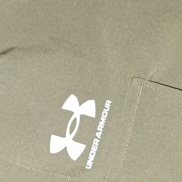 Under Armour Men's Olive Green Cargo Shorts - Picture 2 of 4